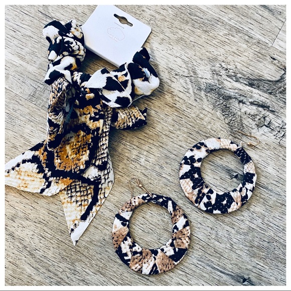 ✨LAST ONES✨Snakeskin hoop chic earrings - Picture 4 of 8